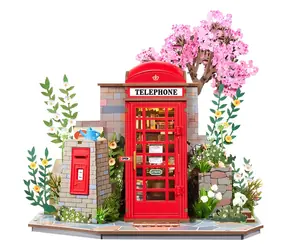 Robotime Miniaturowa budka telefoniczna z książkami i kwiatami / Podpórka do książek / Układanka 3D / Drewno / 116 elementów