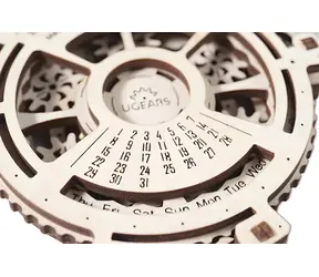 Drewniana układanka mechaniczna Ugears 3D Kalendarz / od 8 lat / 32 elementy / Poziom trudności: niski
