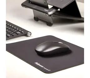 Fellowes BREYTA XL czarna / Podkładka pod mysz / 280 x 210 mm / Obróbka antybakteryjna Microban