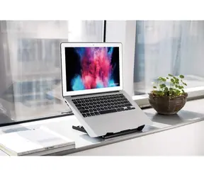 Podstawka pod laptopa Manhattan , 5 pozycji / Podstawka pod laptopa / 10-15,6" / Nośność 5 kg / Stal / Czarny