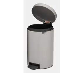 Kosz na śmieci Brabantia Newicon pedałowy jasnoszary / 12 l / średnica 25,1 cm / wysokość 41,1 cm