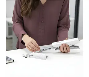 Fellowes LX 890 biały / Zszywacz / Pojemność 40 arkuszy / Microban