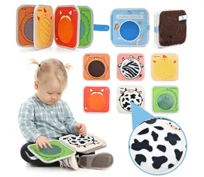 2KIDS TOYS sensoryczna książeczka z zabawkami Zwierzęta / od 1 roku