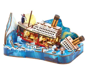 Drewniana układanka 3D 2KIDS TOYS Miniaturowa scena Titanica / ponad 100 elementów / od 14 lat