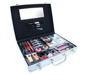 2K Beauty Unlimited Train Case Dekoracyjna kaseta 63,2 g