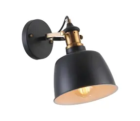 Prezentujemy FAMOSA I czarny / Kinkiet / E27 / 1x40W / IP20 / bez źródła światła