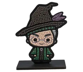 CRYSTAL ART Postać Profesor McGonagall / Malowanie diamentowe / Ze stojakiem / 11 cm