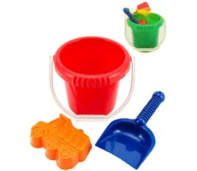 Zestaw do piasku LORI 213 z wiaderkiem i łopatką oraz lalką bobasem / Plastik / 3 kolory / od 18 miesięcy