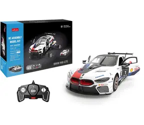 Zestaw BMW M8 GTE / Model samochodu / Skala 1:18 / 5 baterii AA / Od 8 lat