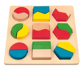 Woody tablica z geometrycznymi kształtami / od 2 lat