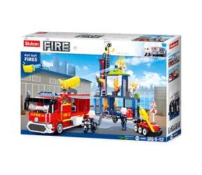 Sluban Firemen M38-B0967 Duży wóz strażacki z armatą i mobilnym robotem / Lego - kompt. / Liczba figurek|sztuk: 3|585