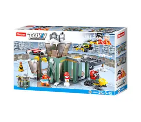 Sluban Zimowi ratownicy M38-B0953 Baza ratunkowa / kompatybilna z Lego / Liczba figurek|sztuk: 2|251 / od 6 lat
