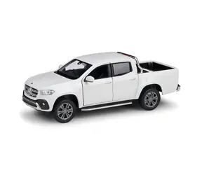 Welly Mercedes Benz X-Class biały / 1:27 / od 8 lat
