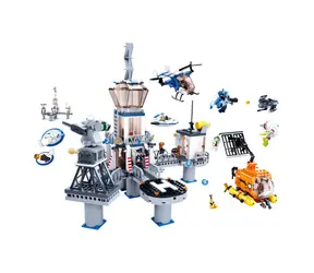 Sluban Policja M38-B0828 Więzienie dla superprzestępców / Lego - kompatybilne / Liczba figurek|elementów: 8|1016 / od 6 lat