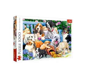 Trefl - Puzzle - Psy w ogrodzie / 1000 elementów / 68,3 x 48 cm / wiek 12+