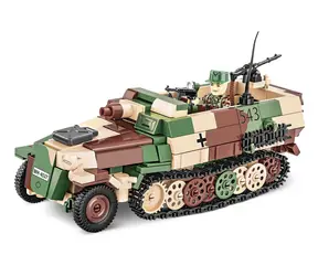 Cobi 2283 Niemiecki gąsienicowy transporter opancerzony Sd.Kfz. 251/9 / 1:35 / 485 kostek / 1 figurka / od 8 lat
