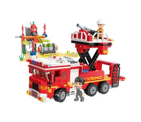 QMAN MineCity W12013 Opryskiwacz cysterna z platformą / Zestaw do budowania / Liczba figurek|sztuk: 4|539 / od 6 lat
