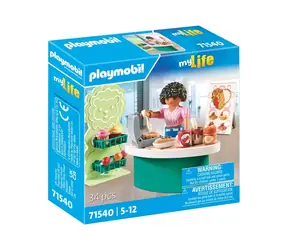 Playmobil® My Life 71540 Stoisko ze słodyczami / Liczba elementów: 34 / od 5 lat