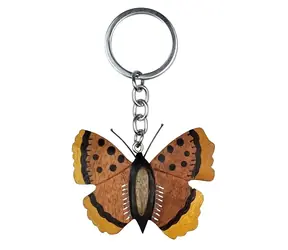 2Kids Toys Drewniany brelok do kluczy duży motyl / od 3 lat