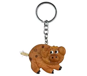 2Kids Toys Duży drewniany brelok do kluczy Świnka / od 3 lat