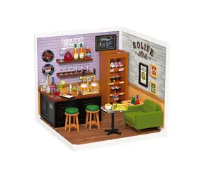 Domek w miniaturze Robotime Cheers Pub