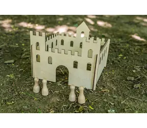 BeWooden Drewniany Zamek Królestwa Panáčka