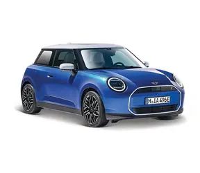 Maisto - Edycja Specjalna - Mini Cooper SE niebieski / 1:24 / od 3 lat