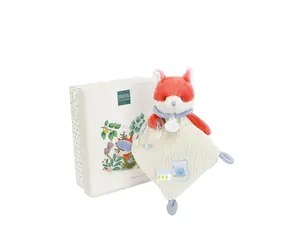 Zestaw prezentowy Doudou Pluszowy lisek Romarin z grzechotką 21 cm / od 0 miesięcy