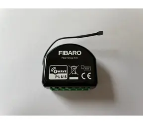 Fibaro Podwójny moduł przekaźników przełączających 2 (wbudowany) / 2x 1,5 kW / Z-Wave PLUS
