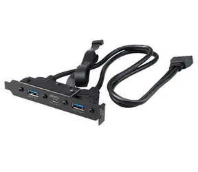 Akasa USB-C 3.1 Gen2 + 2x wtyczka USB-A 3.0