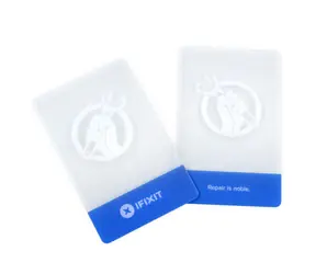 iFixit Plastic Cards - zestaw rozłożonych kart plastikowych