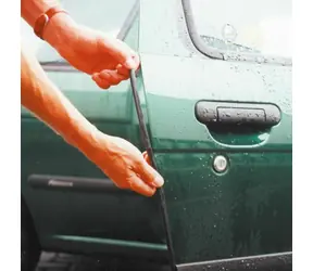 Listwy ochronne krawędzi drzwi Carpoint 60cm 2szt - czarne