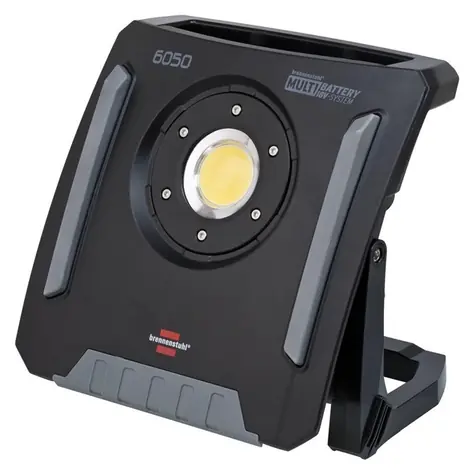 Reflektor hybrydowy LED Brennenstuhl z akumulatorem / Reflektor roboczy / 6200 lm / IP65 / 6500 K