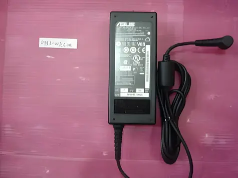 Asus 65W 19V czarny / Zasilacz do laptopa / K40C-1A