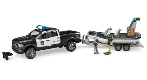 Policyjny pickup Bruder 02507 RAM z przyczepą i łódką / od 4 lat