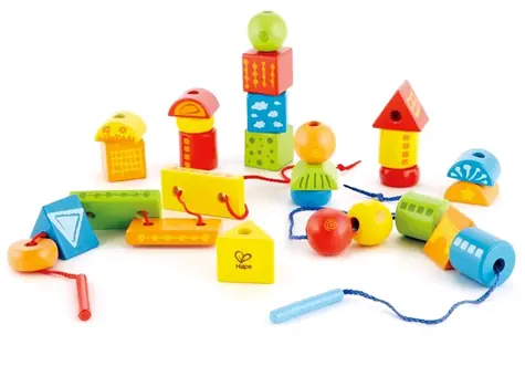 Hape Koraliki do nawlekania o geometrycznych kształtach / od 3 lat 