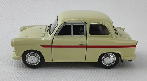 Welly Trabant P50 / P60 1:34 kremowy