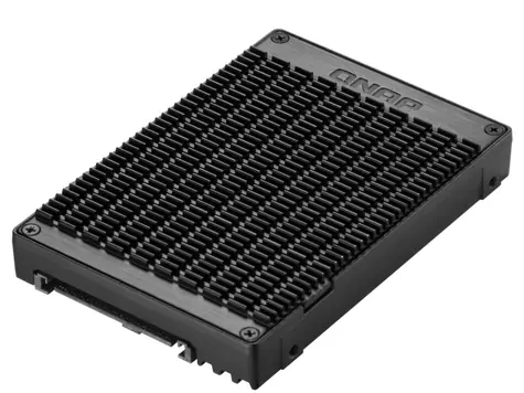 Adapter QNAP QDA-UMP4 / 1x gniazdo M.2 2280 PCIe 4.0 NVMe SSD w ramce 2.5" U.2 PCIe 4.0 NVMe SSD