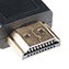 Zbliżenie złącza HDMI – pozłacana wtyczka kabla do przesyłu obrazu i dźwięku